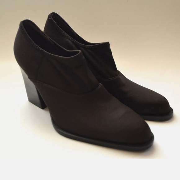 NINE WEST SIZE 5 1/2 M BROWN STRETCH ELASTIC STACK HEEL SLIP ON PUMPS SHOES - Picture 4 of 8